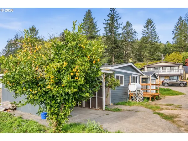 16172 WEDGEWOOD LN, Brookings, OR 97415