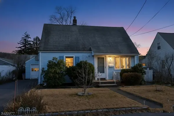 72 Burnside Pl, Wanaque Boro, NJ 07420