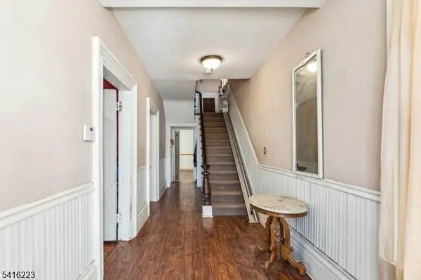 27 Oakland Ave, Bloomfield Twp., NJ 07003