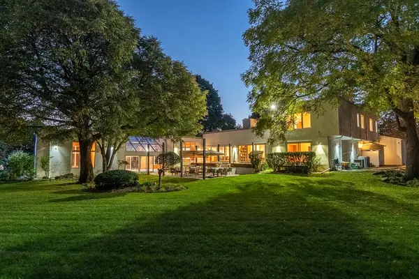 3 Bluejay PL, Toronto C13, ON M3B 1V8