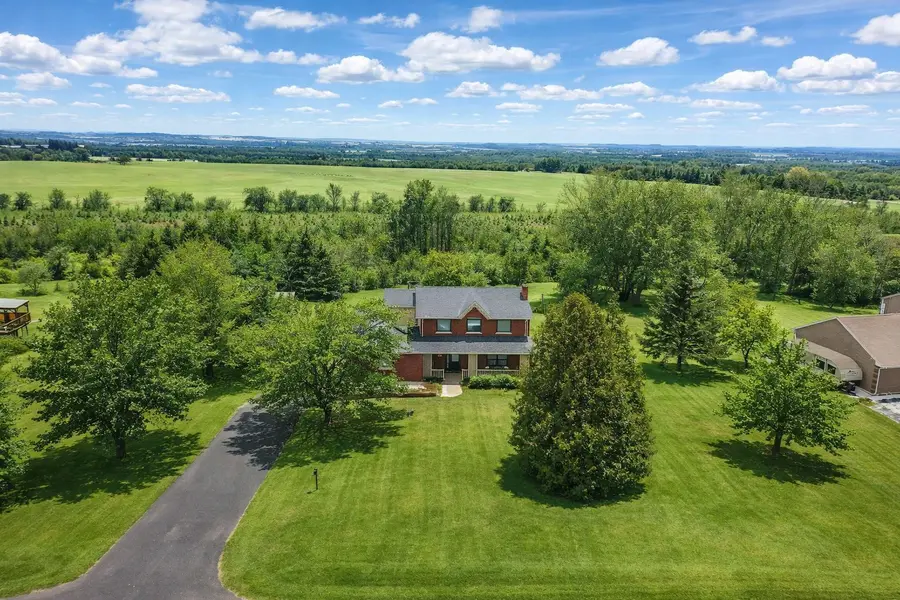 57 Potters LN, Clarington, ON L0B 1J0