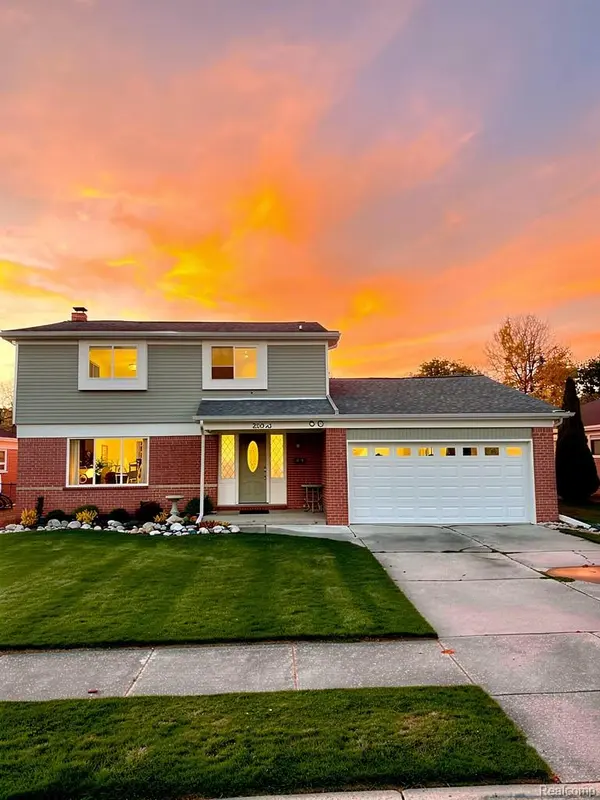 29542 Van Laan DR, Warren, MI 48092