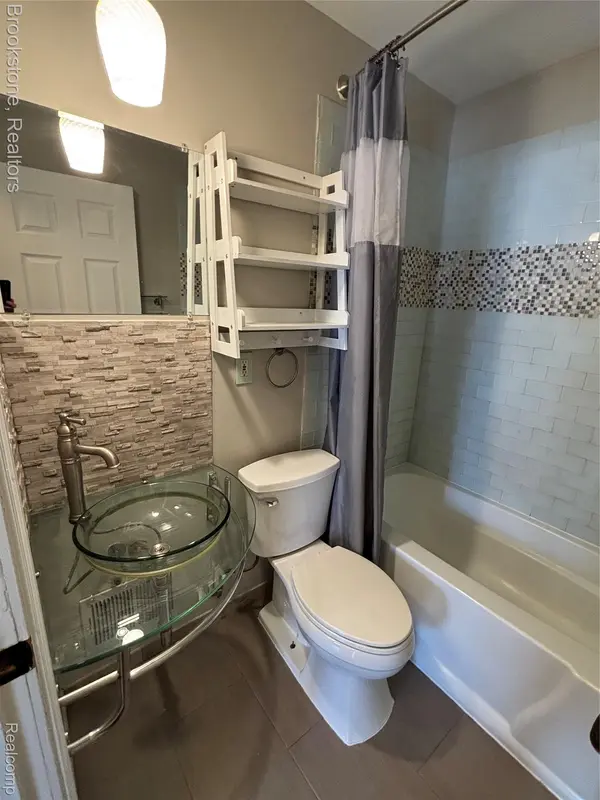 19235 Philomene BLVD, Allen Park, MI 48101