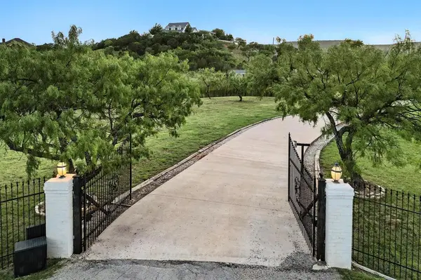 214 County Road 693, Buffalo Gap, TX 79508