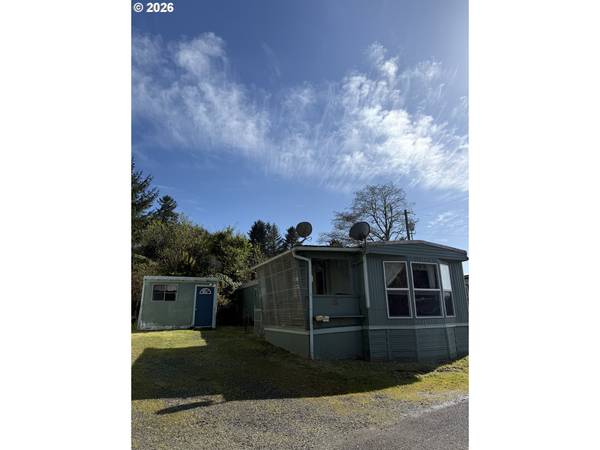 105 Beach BLVD #E, Winchester Bay, OR 97467