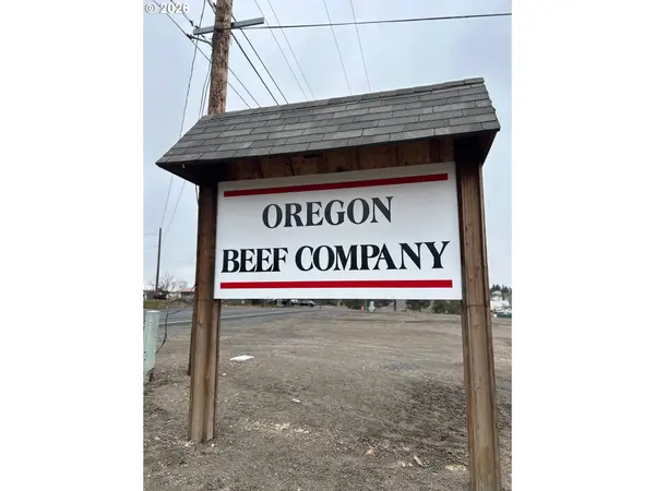 1762 S ADAMS DR, Madras, OR 97741