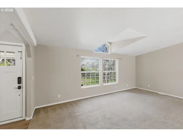 905 MOUNTAIN VIEW RD, Sweet Home, OR 97386