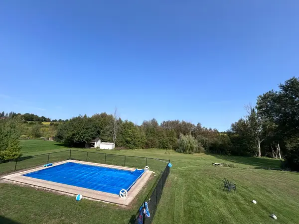 57 Potters LN, Clarington, ON L0B 1J0