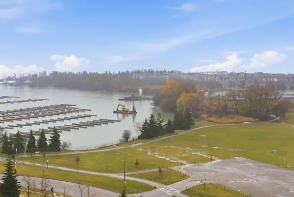 360 Watson ST #1204, Whitby, ON L1N 9G2