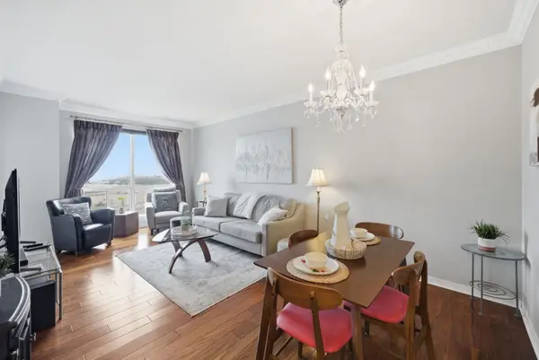 360 Watson ST #1204, Whitby, ON L1N 9G2