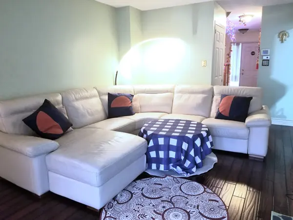 2112 Chrisdon RD, Burlington, ON L7M 3S5