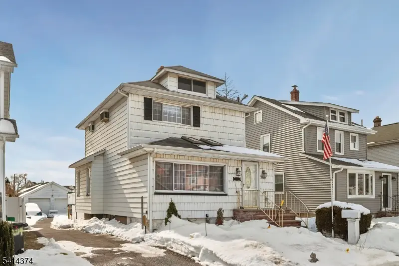 200 Page Ave, Lyndhurst Twp., NJ 07071