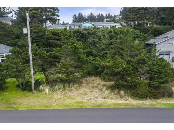 2605 NW PARKER AVE, Waldport, OR 97394