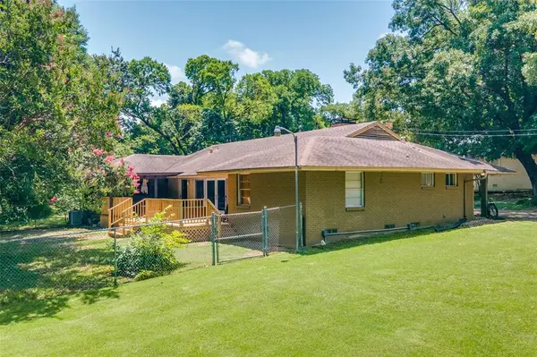 800 Harter Road, Dallas, TX 75218