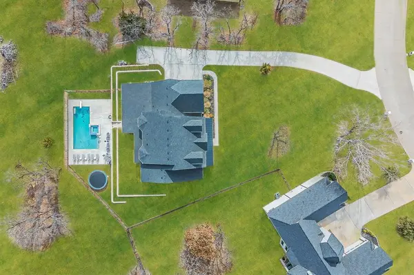 520 Bonnards Peak Road, Burleson, TX 76028