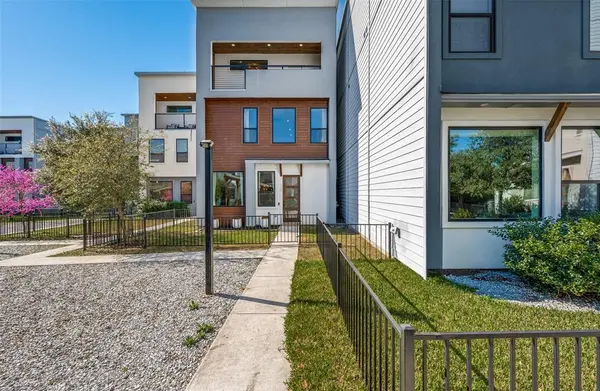 712 Rainwater Road #7, Dallas, TX 75218