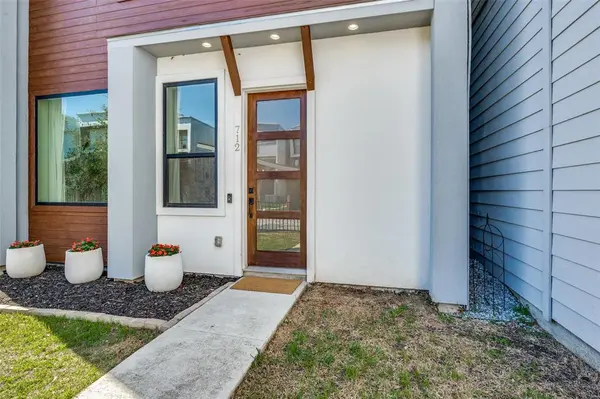 712 Rainwater Road #7, Dallas, TX 75218