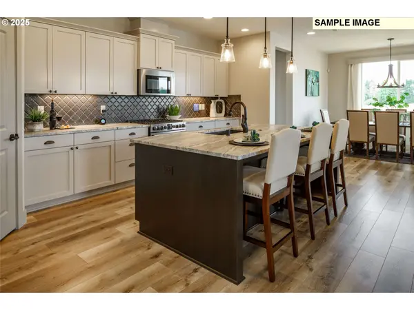 2064 S RIVER RD, Kelso, WA 98626