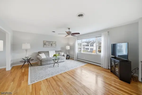 11 Deerfield Rd, Parsippany-troy Hills Twp., NJ 07054