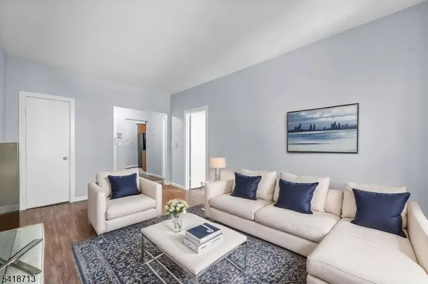 250 Clendenny Ave #4, Jersey City, NJ 07304