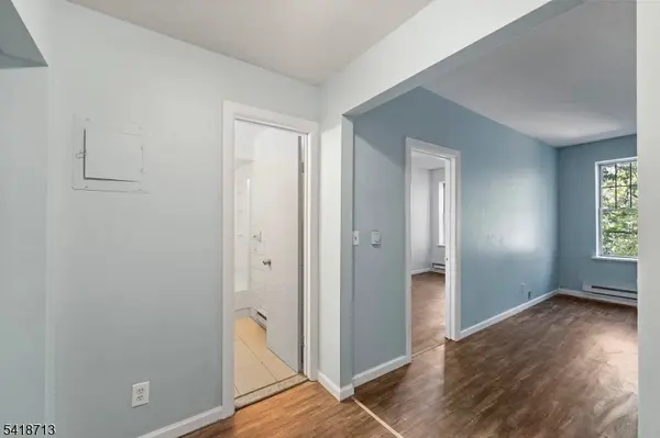 250 Clendenny Ave #4, Jersey City, NJ 07304