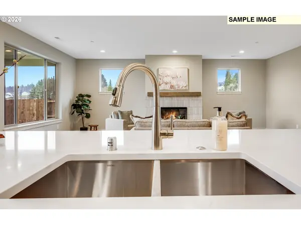 225 E 24TH AVE, La Center, WA 98629