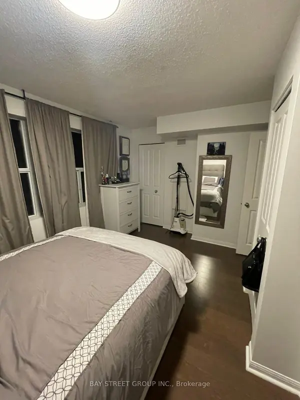 11 St Joseph ST, Toronto C01, ON M4Y 3G4