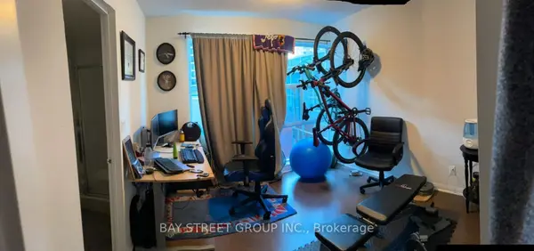 11 St Joseph ST, Toronto C01, ON M4Y 3G4