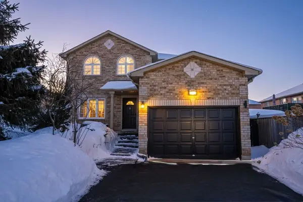 5 Claire DR, Barrie, ON L4N 5X9
