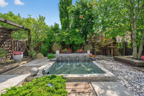 5 Claire DR, Barrie, ON L4N 5X9