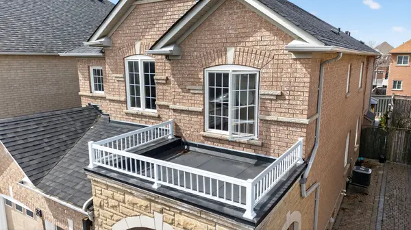 62 DON MINAKER DR, Brampton, ON L6P 1R3