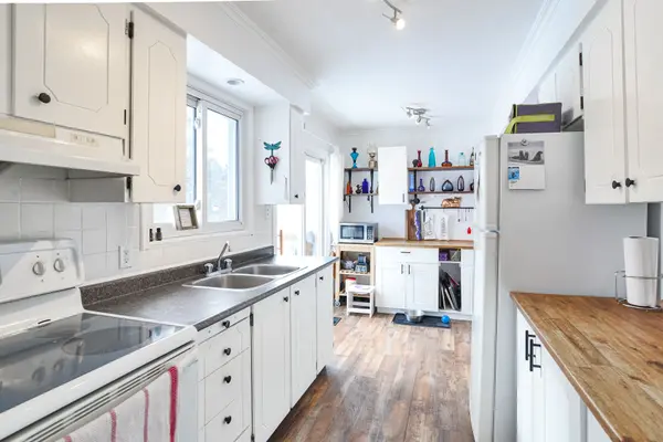 76 Westvale DR, Bracebridge, ON P1L 1B3