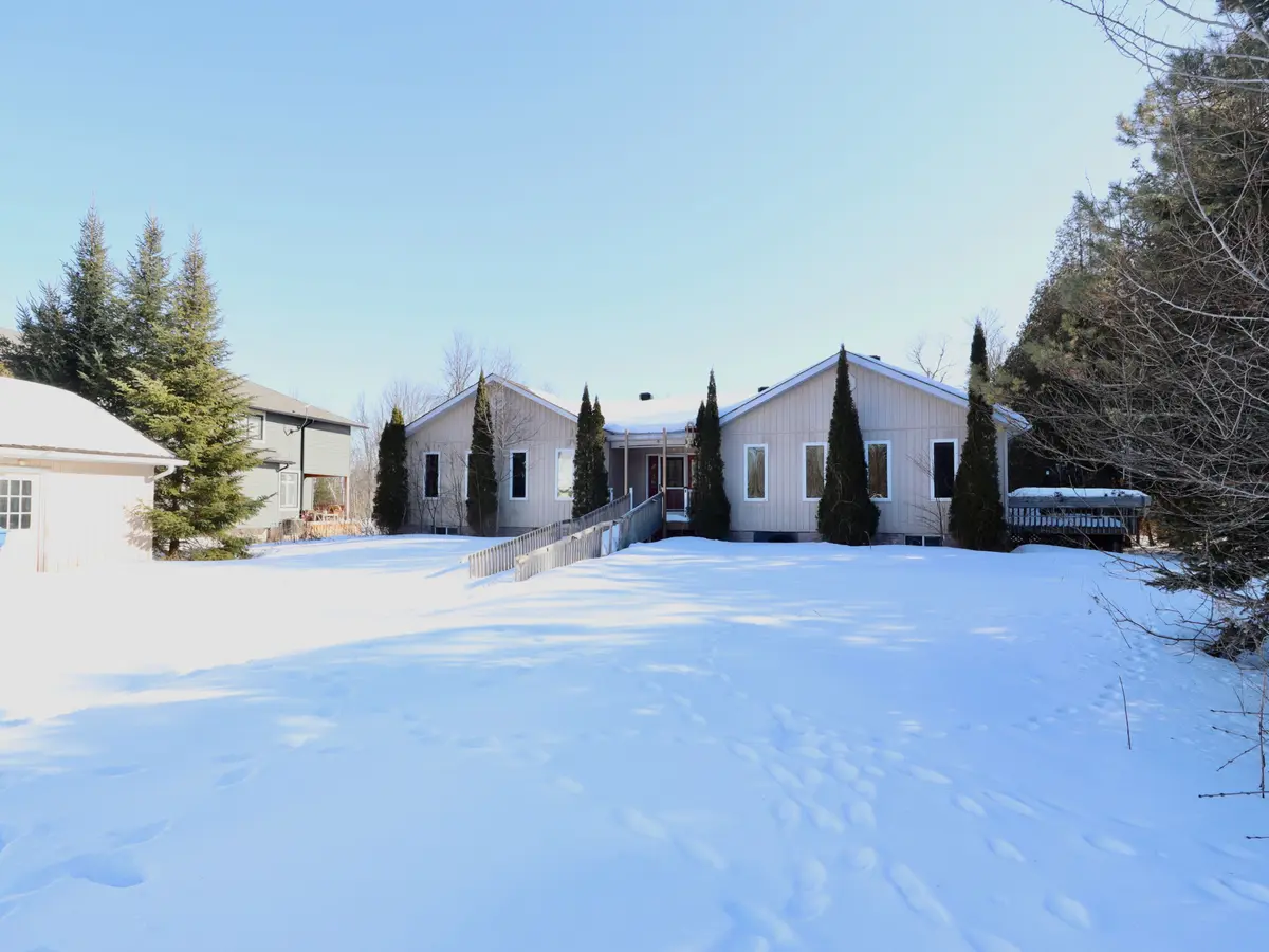 7709 Smith BLVD, Georgina, ON L0E 1N0