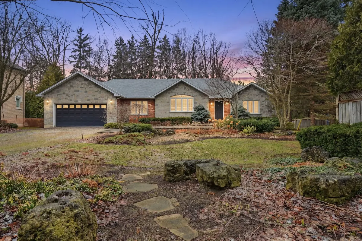 65 Jerseyville RD E, Hamilton, ON L9G 1K2