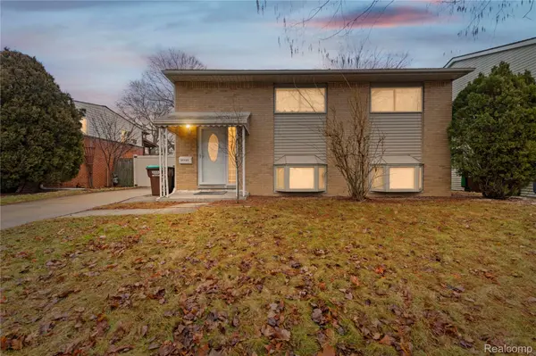 31733 E Ditner DR, Rockwood, MI 48173