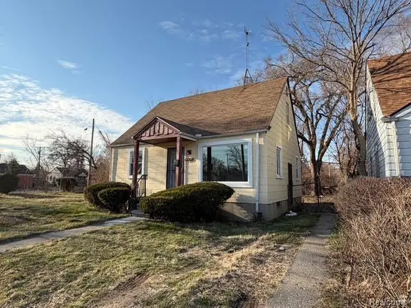 16828 W Chicago ST, Detroit, MI 48228