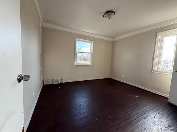 16828 W Chicago ST, Detroit, MI 48228