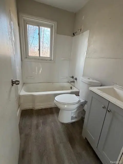 16828 W Chicago ST, Detroit, MI 48228