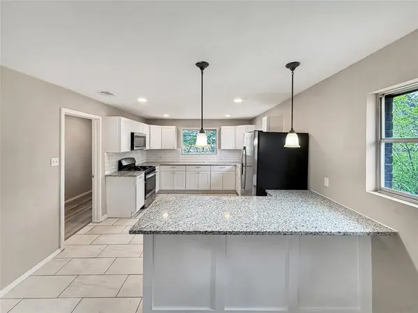 1717 Globe Avenue, Blue Mound, TX 76131