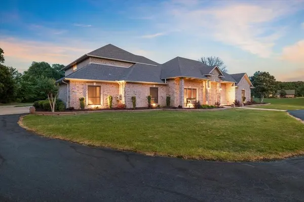 5168 Farm Road 196 N, Paris, TX 75462