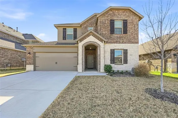 9816 Daisy Mae Lane, Aubrey, TX 76227