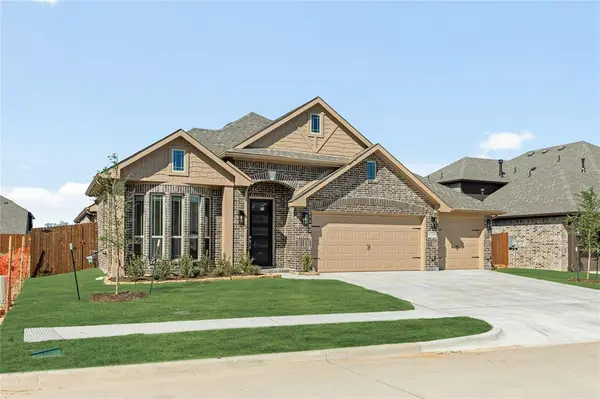 153 Claywood Drive, Glenn Heights, TX 75154