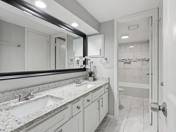 411 Pebble Way #148, Arlington, TX 76006