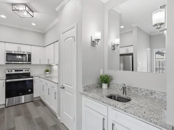 411 Pebble Way #148, Arlington, TX 76006