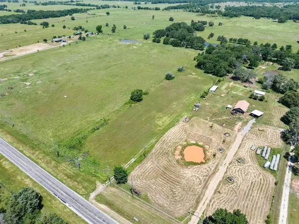 7203 E Fm 1396, Telephone, TX 75488