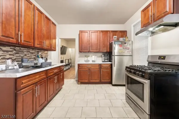 78 Willoughby St, Newark City, NJ 07112