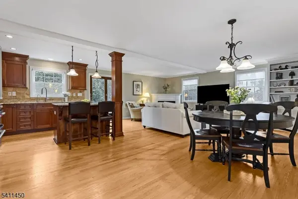 735 Castleman Dr, Westfield Town, NJ 07090