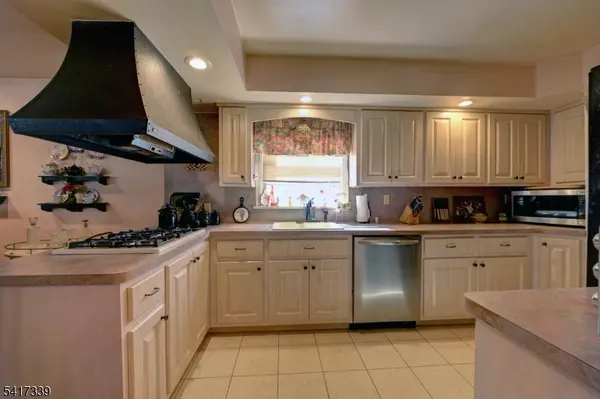 274 Gaston Ave, Garfield City, NJ 07026