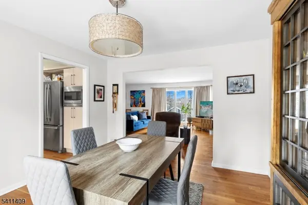 1060 Sunny Slope Dr, Mountainside Boro, NJ 07092