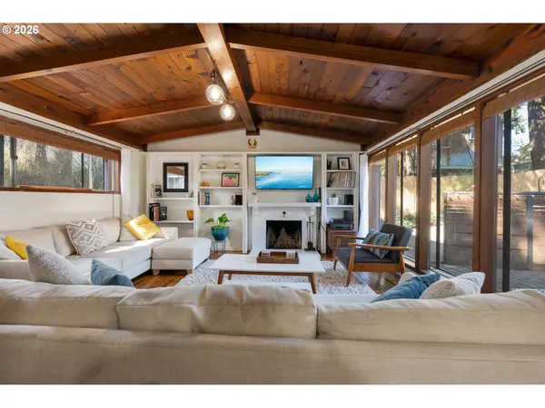 9319 NE BROADWAY, Portland, OR 97220